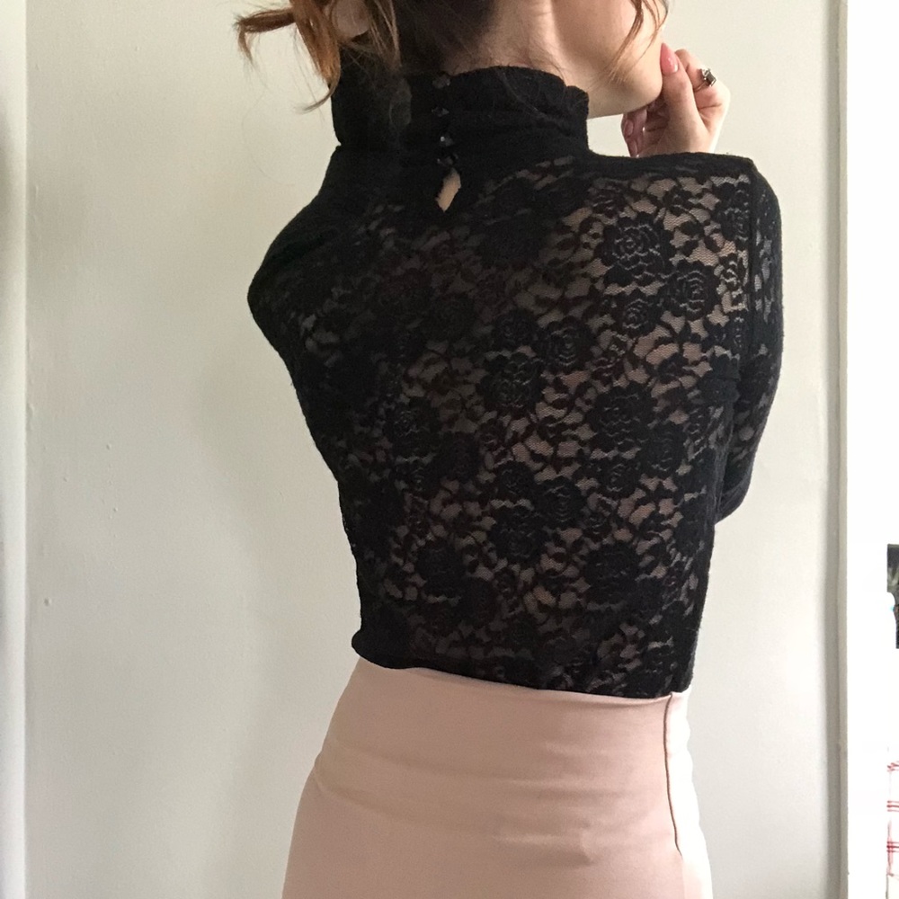 Black Lace Turtlneck